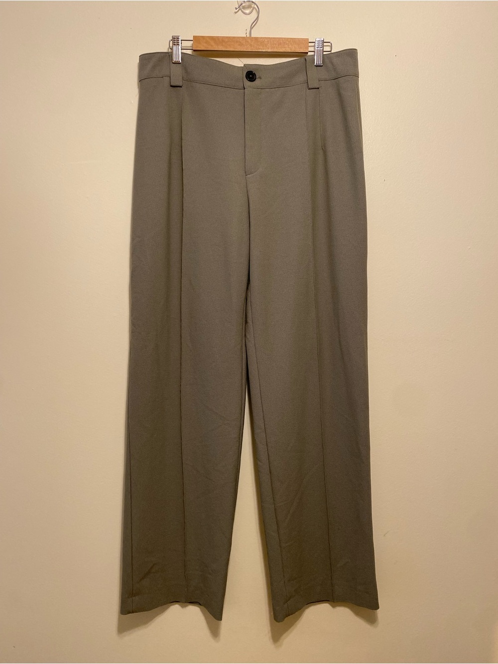 Zara  Olive Green Dress Pants - Straight Leg. Size XL